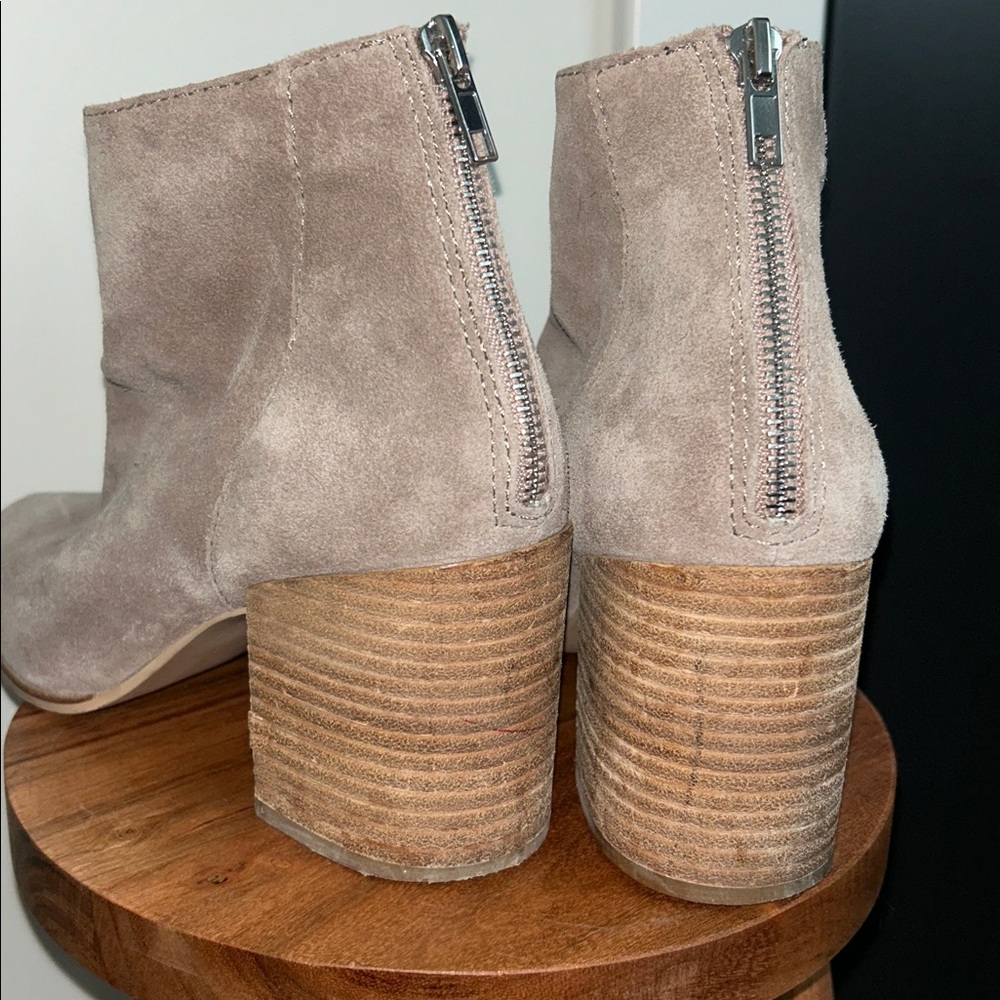 Steve Madden Jillian 9.5 suede leather upper block heel Tan Ankle Boots - Picture 10 of 10
